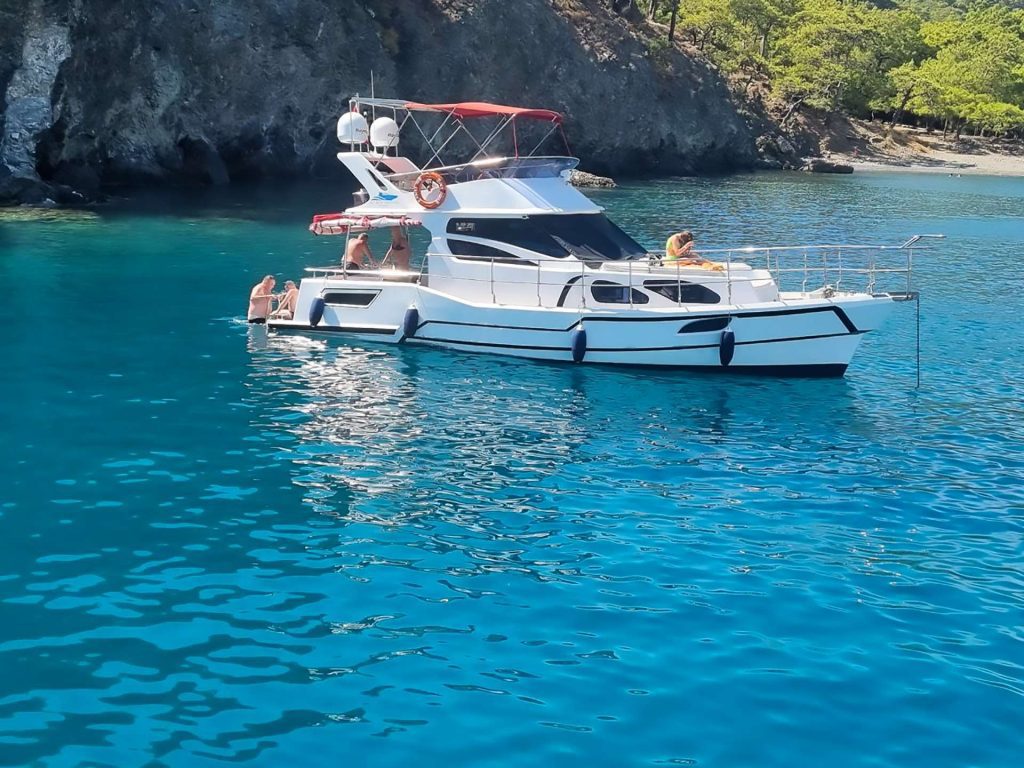 2 hours yacht tour in antalya